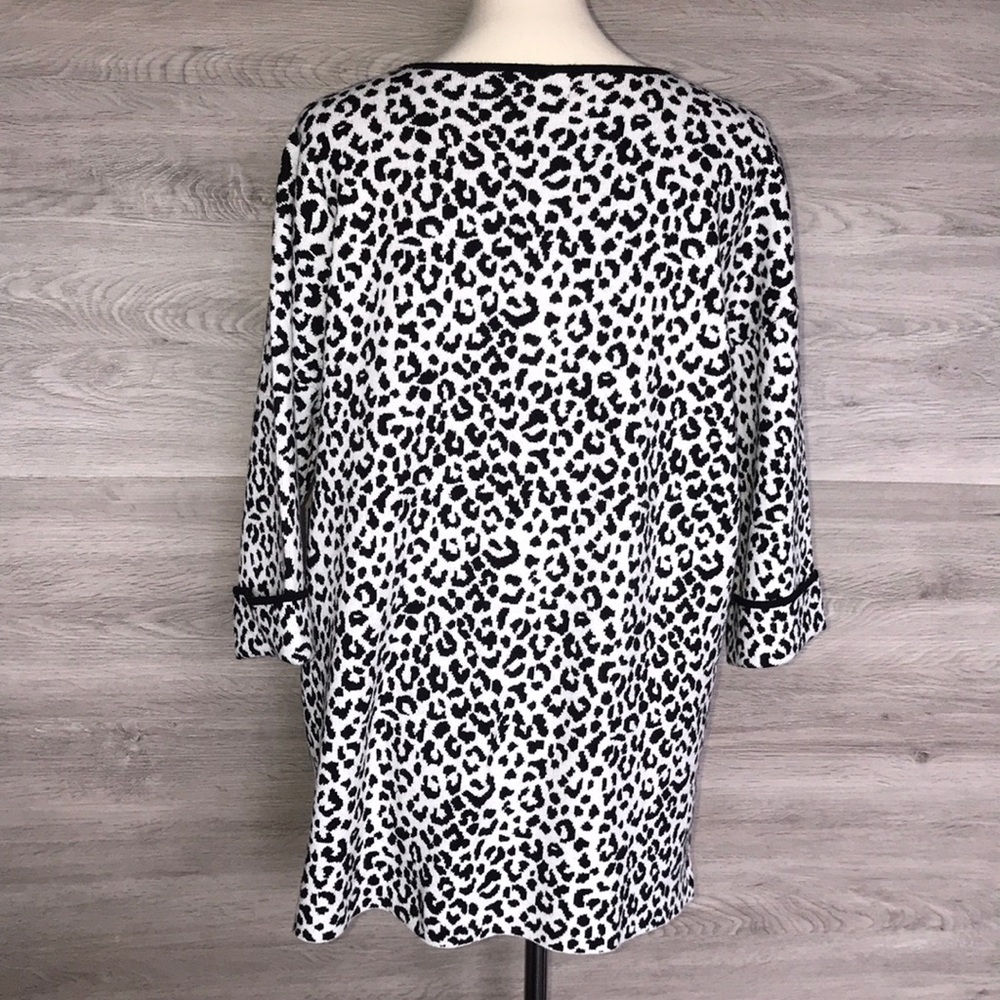 NWT-Soft! Cynthia Rowley Curve Sweater, 1X - Picture 2 of 6